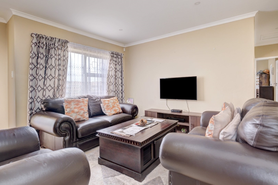 3 Bedroom Property for Sale in Parsonsvlei Eastern Cape